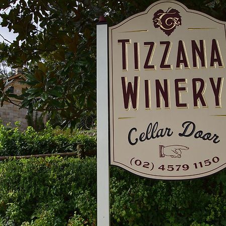 Tizzana Winery Bed And Breakfast Sackville Reach Exterior photo